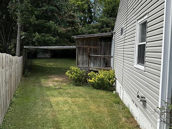 3rd image of 113 Ellis Dr