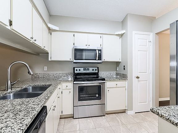 5th image of 1744 Tarah Trace Dr