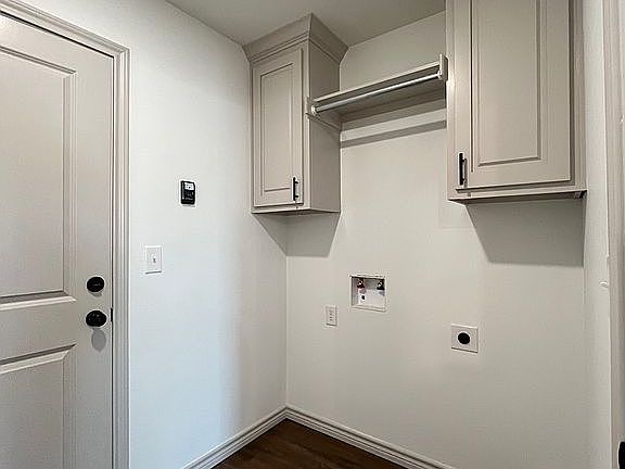 5th image of 917 E 39th St