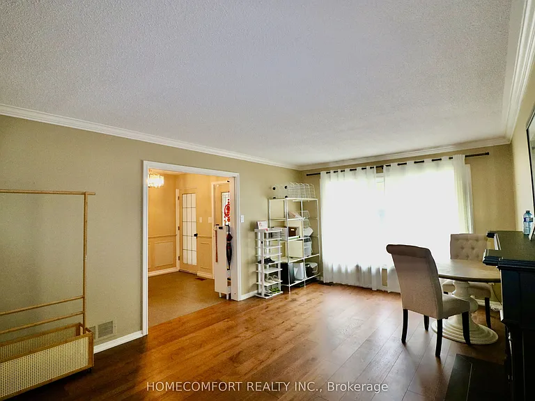 12 Banbury Ct — Photo 3