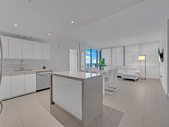 3rd image of 1600 NE 1st Ave APT 2716