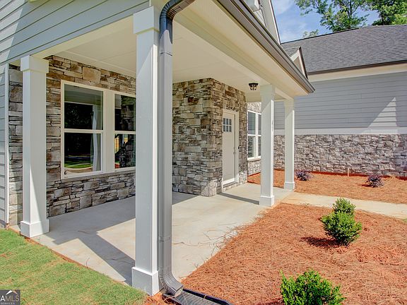 3rd image of 41 Woodland Rd