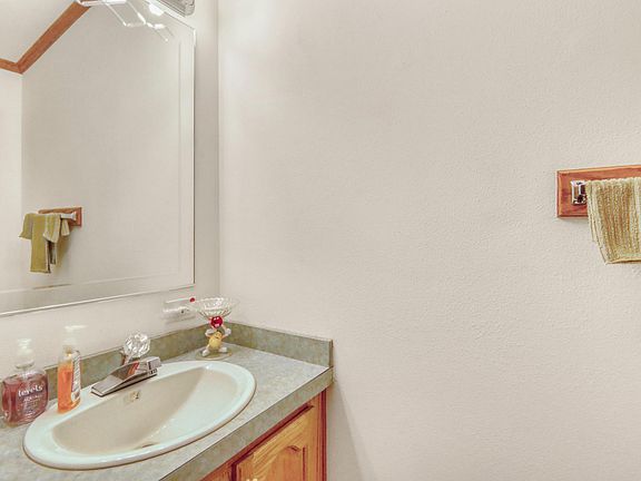 5th image of 325 1st St SW