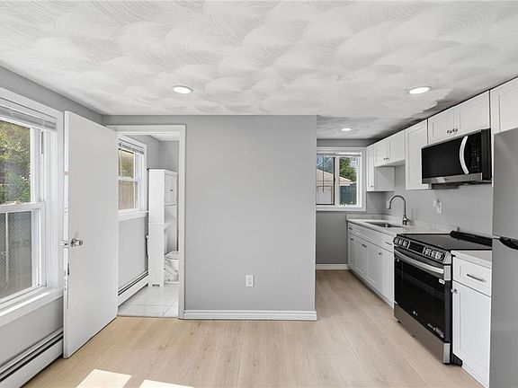 4th image of 39 Pike St #43