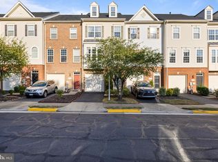 7585 Great Swan Ct, Alexandria, VA 22306