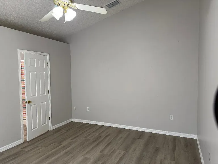 754 Toulon Dr — Photo 11