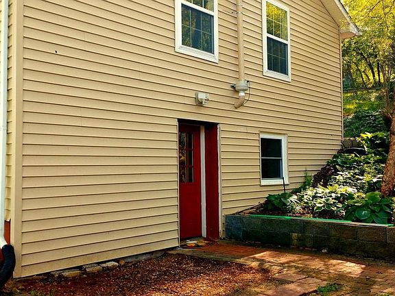 5th image of 147 Blue Ridge Ave
