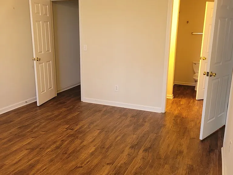 184 Bethania Oaks Cir — Photo 3
