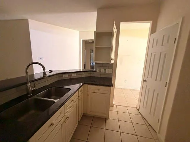 3010 Stonecross Ln — Photo 4