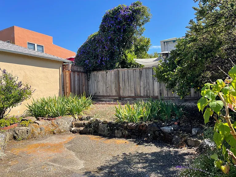 805 San Carlos Ave — Photo 40