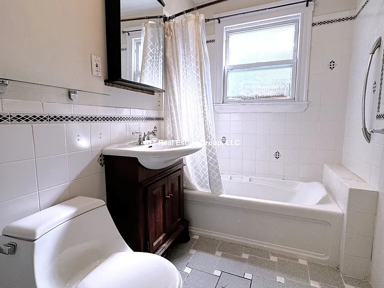 33 Greycliff Rd — Photo 9