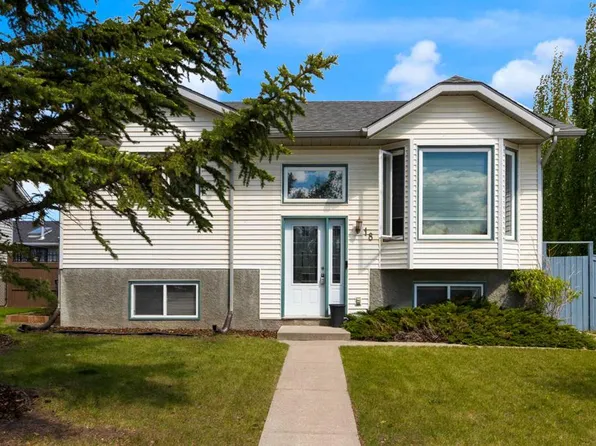 18 W McManus Rd, Cochrane, AB T4C 1L7