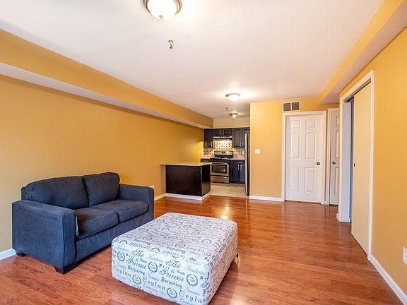 5th image of 14 Richmond Ct #5A