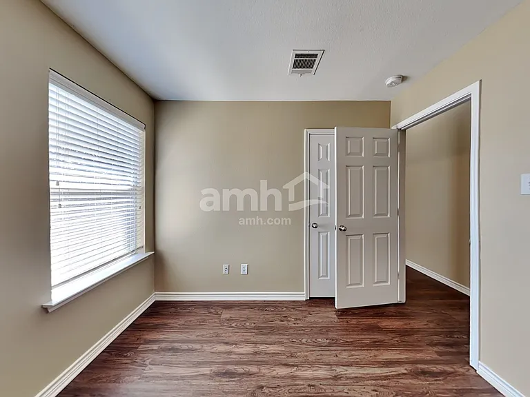 8620 Axis Deer Run — Photo 11