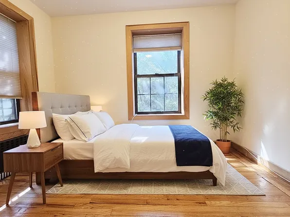 1140 Saint Johns Place image 4 of 10