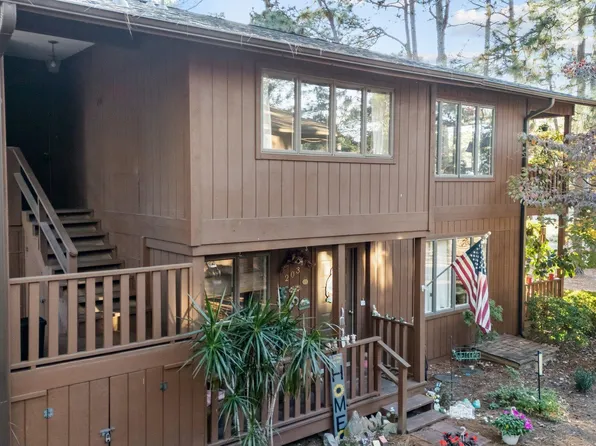 204 Fairway Court, Southern Pines, NC 28387