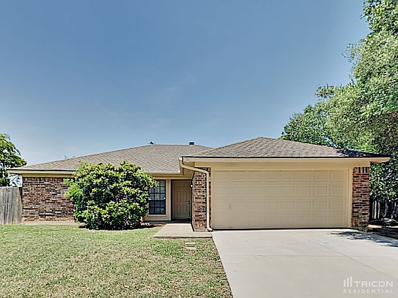 2nd image of 404 Greenway Dr