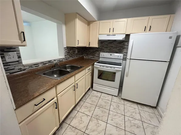 3710 NW 21st St APT 211, Fort Lauderdale, FL 33311