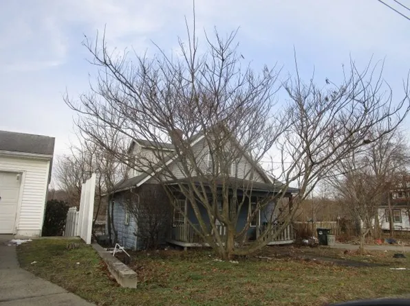 804 Hocking Rd, Belpre, OH 45714