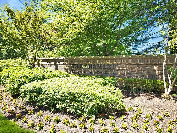 2nd image of 10 Bristol Dr
