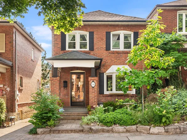 56 Durie St, Toronto, ON M6S 3E6