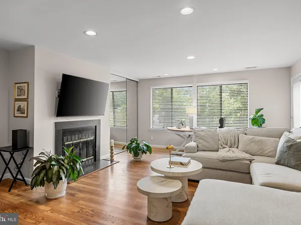 1956 The Woods #Ii, Cherry Hill, NJ 08003