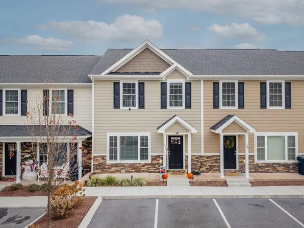 1079 Bluemoon Dr, Harrisonburg, VA 22801