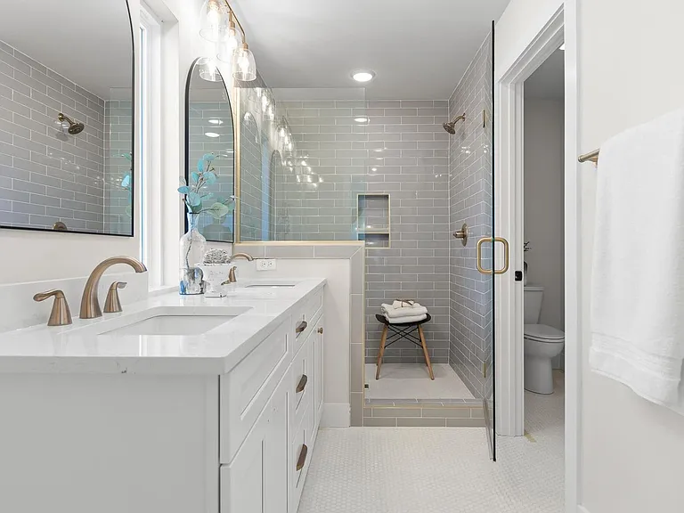 638 Ladd Ave — Photo 16