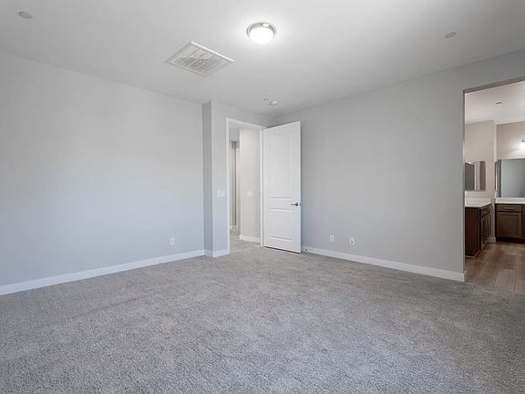 3rd image of 10620 Carnes Ave