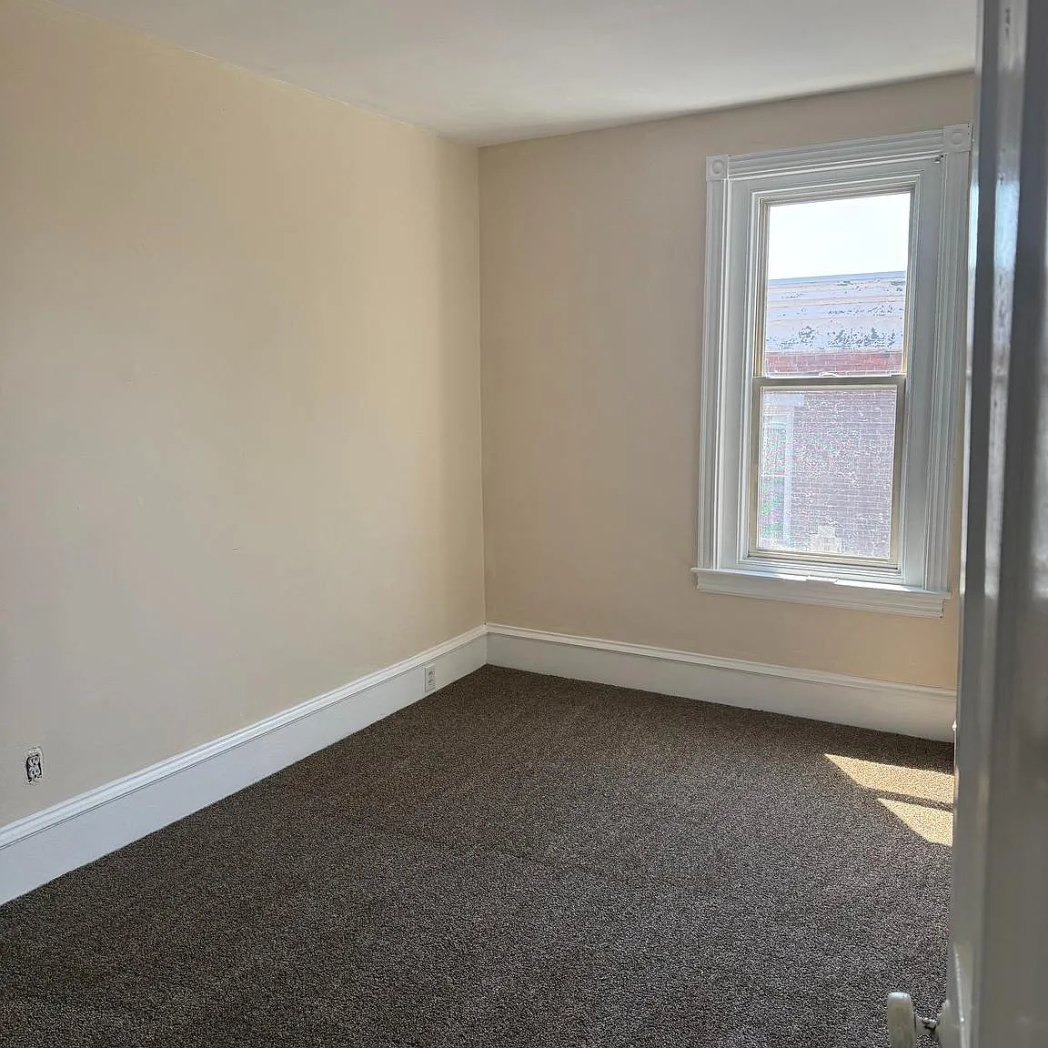 2 bed, 1.0 bath, $1,700 — Photo 2