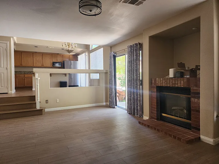 2712 Cricket Hollow Ct — Photo 9