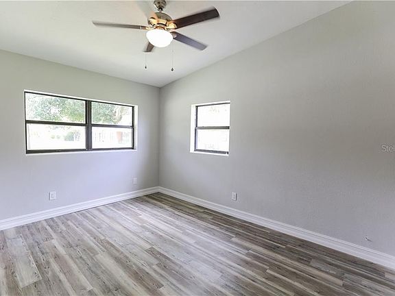 4th image of 96 Nancy Lee Ave