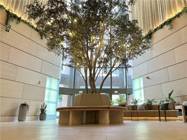 1100 Wilshire Blvd APT 2707, Los Angeles, CA 90017