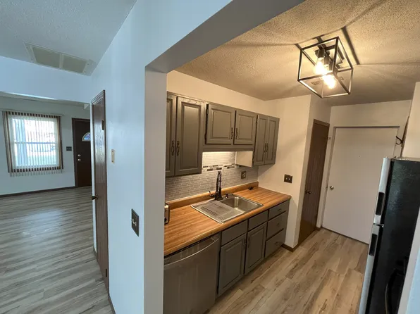 14 Cedar Cir, Farmer City, IL 61842