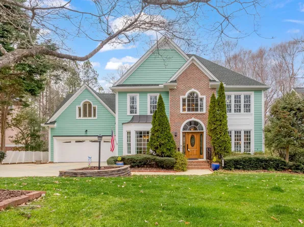 315 Highlands Bluffs Dr, Cary, NC 27518