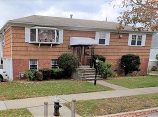 82-66 261st St #2, Glen Oaks, NY 11004