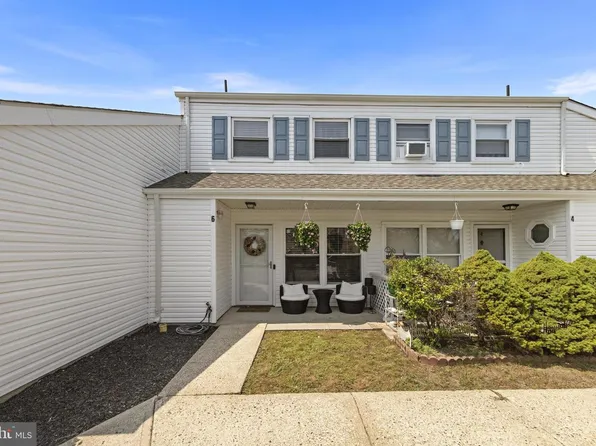6 Mediterranean Ct, Barnegat, NJ 08005