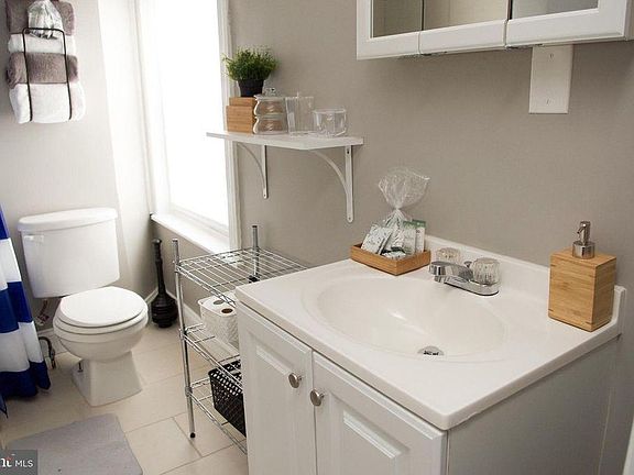 4th image of 427 W Susquehanna Ave #3