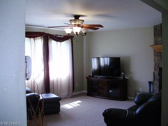 3rd image of 1300 Catherine Dr