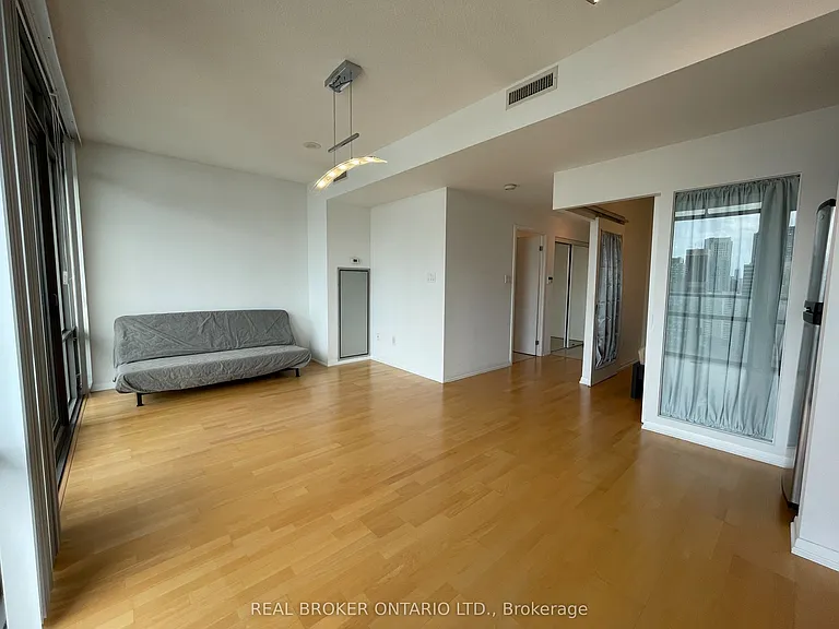 37 Grosvenor St #3105 — Photo 7