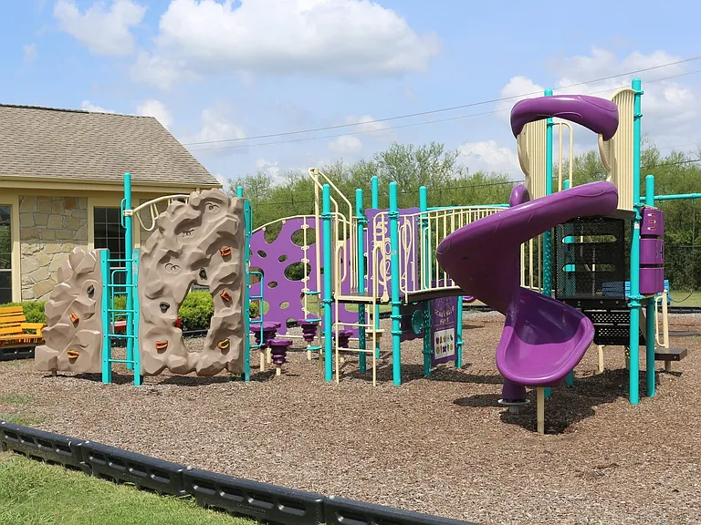 Marshall Meadows Apartment Homes — Photo 4