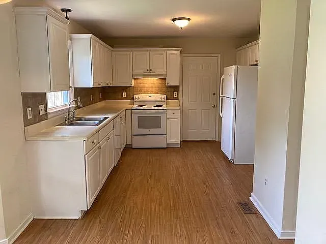 12426 Gayton Bluffs Ln — Photo 5