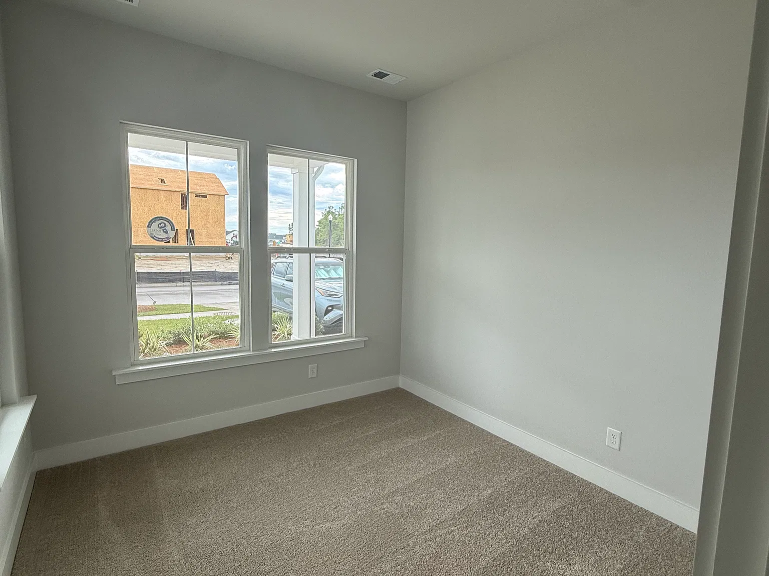 3 bed, 1892 sqft, $2,900 — Photo 4
