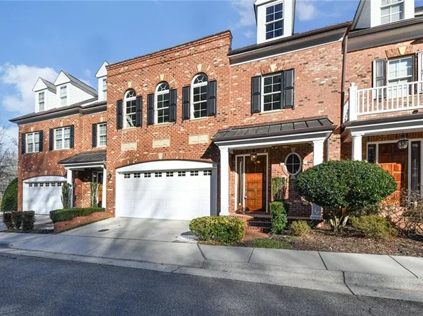 38 Midland Park Ln, Greensboro, NC 27455