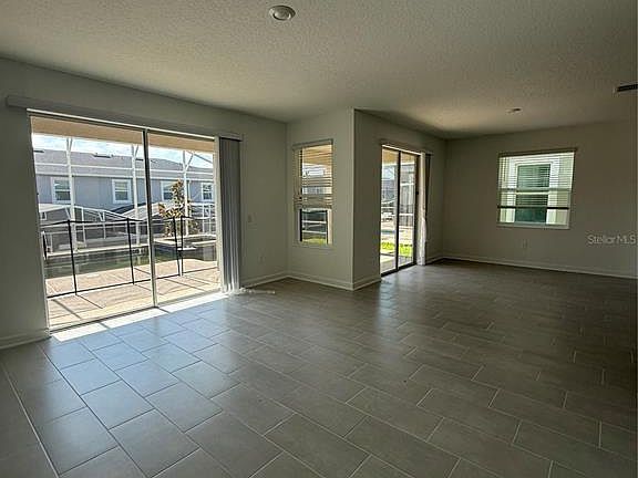 3rd image of 1123 Kingsbarn St