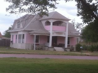 401 W 7th St, Quanah, TX 79252