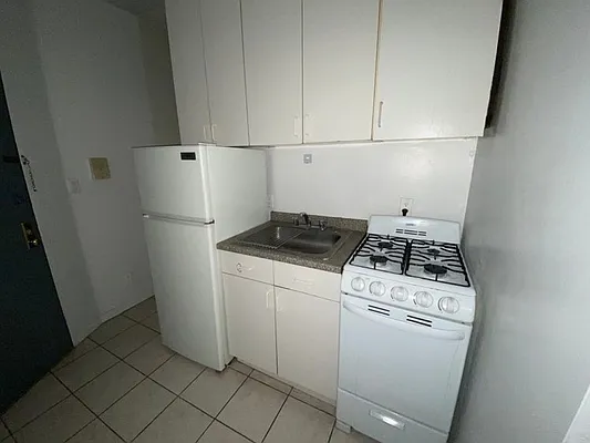 Rented by Oxford Property Group | media 12