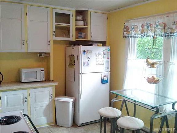 4th image of 11 Montcalm St