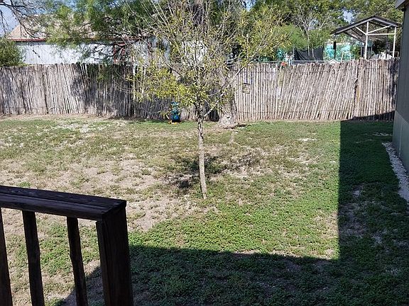 3rd image of 301 South Leon Klink