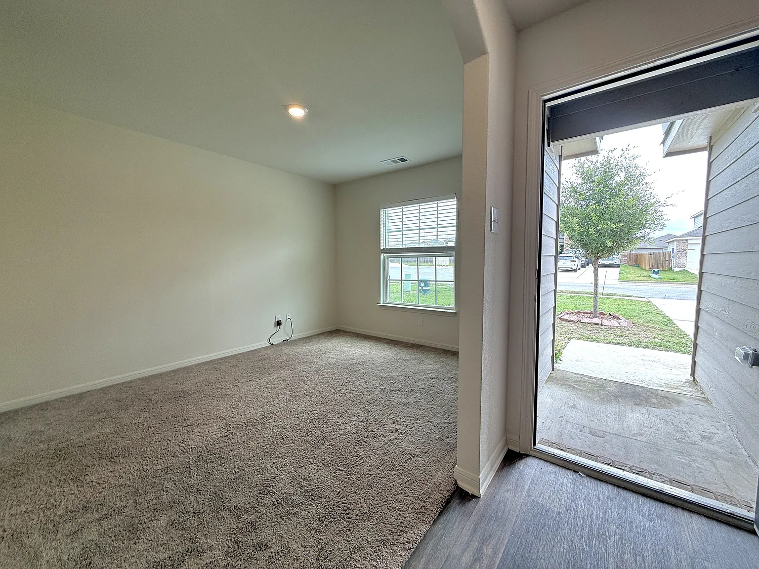 513 Locksley Cove - 1 — Photo 4